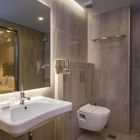 Hotel Alexandra & 4*